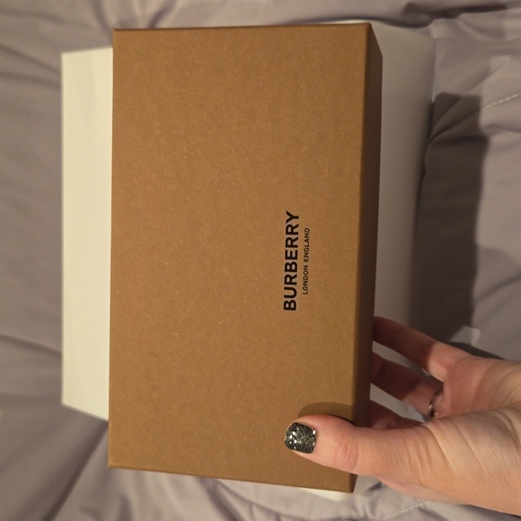 Burberry Checkered Brown Cat Eye Sunglasses brand new in box - Picture 13 of 15